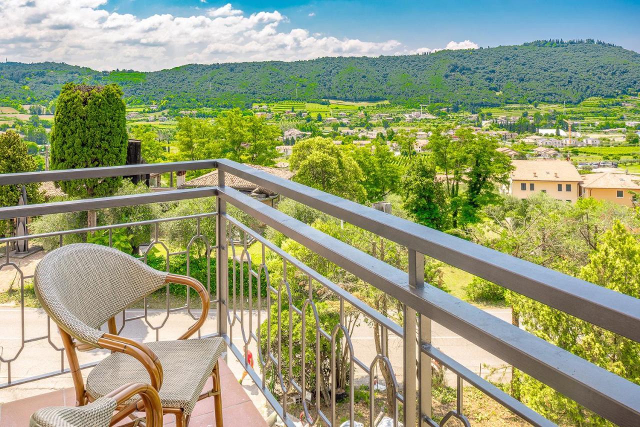 Residenza Panorama Aparthotel Costermano Bagian luar foto