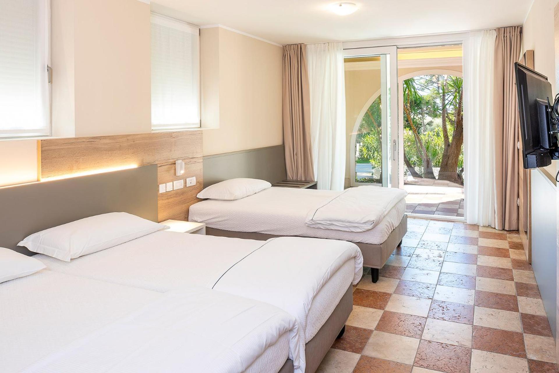 Residenza Panorama Aparthotel Costermano Bagian luar foto