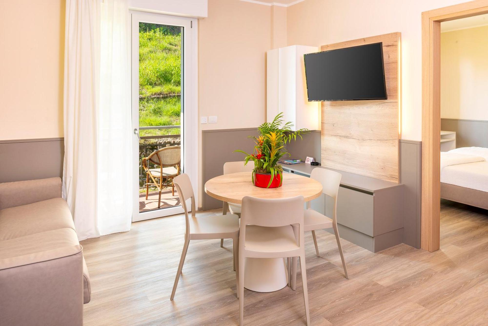 Residenza Panorama Aparthotel Costermano Bagian luar foto